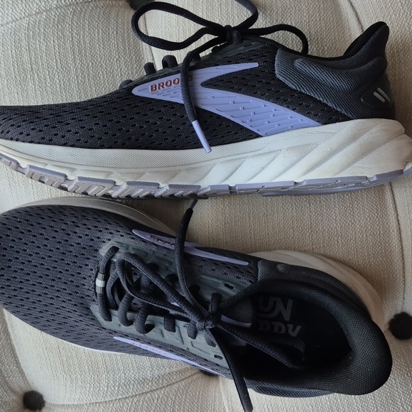 Brooks Anthem 6 Size 7.5 Steel Gray/Lavender Accents Athletic Shoes. Retail $93. - Picture 3 of 9
